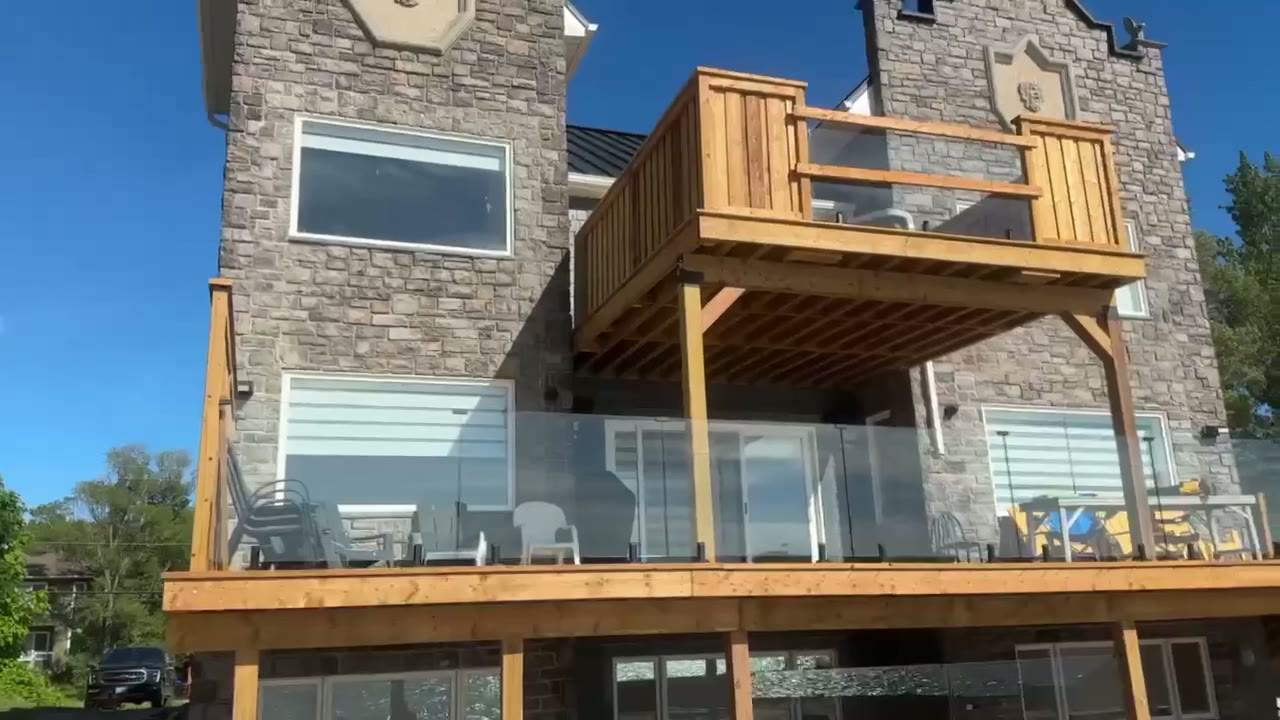 Cedar terrace · Exterior railing